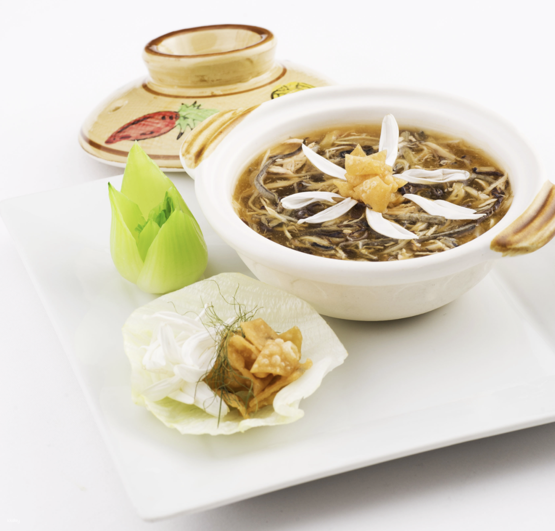 Abalone and seafood feast (for 6 people) | Super value seafood suckling pig feast (for 12 people) | Fortune suckling pig platter | Whole fresh abalone with flower head | Steamed big stone oysters | Yunhaihui | Xiqing Science Park | Xiqing Xianjing - Photo 1 of 6